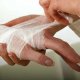 Как остановить кровь при порезе на руке
