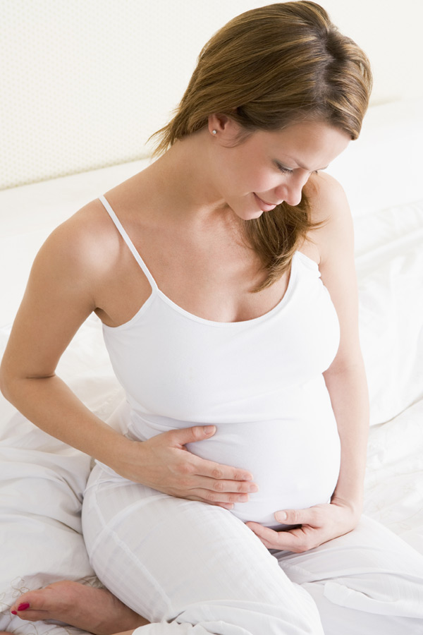 Белые выделения во время беременности - норма или нет? 