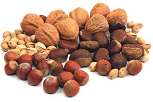 Фундук, фисташки и грецкие орехи — лидер по содержанию полезных веществ