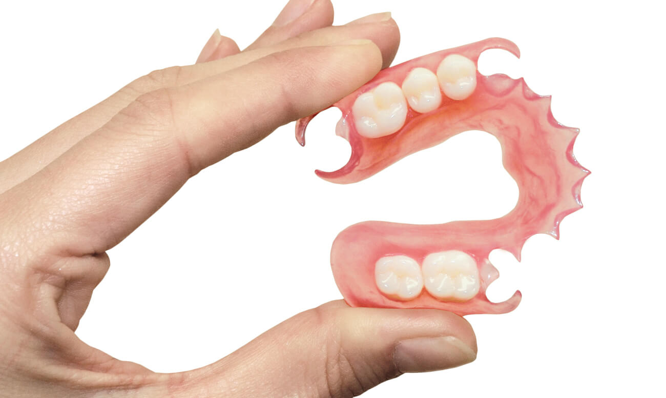 Съемные зубные протезы: особенности, отзывы
