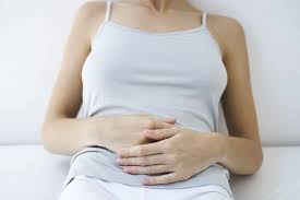 Симптомы недуга - нарушение менструального цикла, боли внизу живота