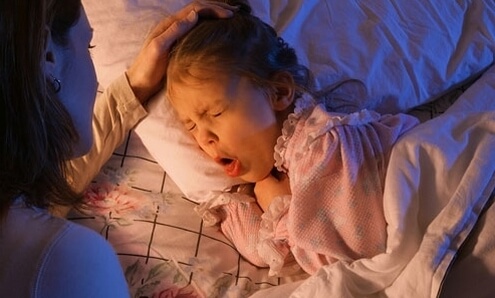 Ночной кашель у детей: причины и первая помощь