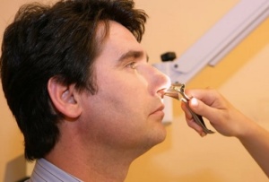 Причиной появления запаха аммиака может быть патология носа
