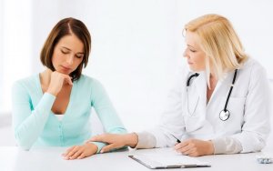 Регулярный осмотр у врача - залог женского здоровья