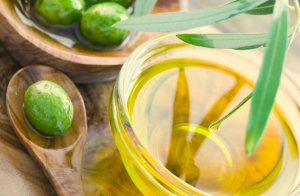 Оливковое масло из олив и маслин