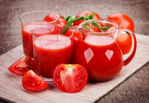 Витамины в соке из томатов