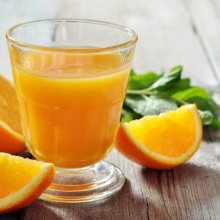 Сколько калорий в апельсиновом соке и какие витамины в его составе